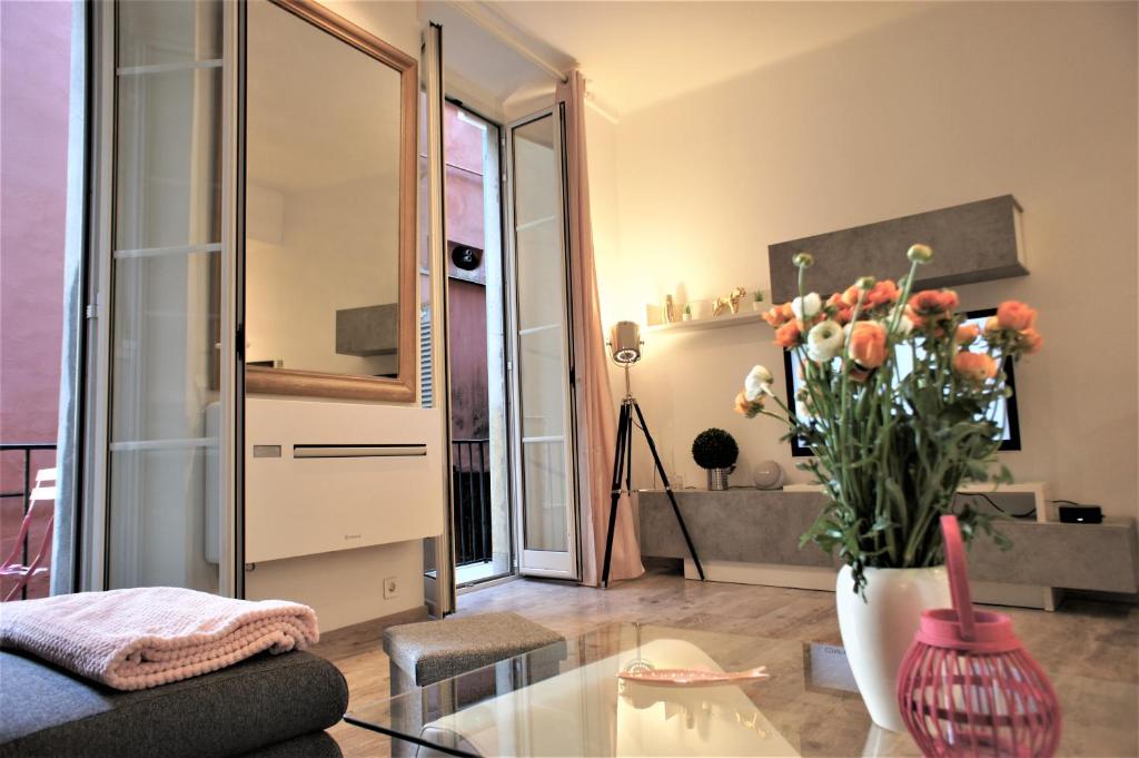 Ze Perfect Place - Superbe Appartement 2 Chb - Ac - Saleya - Marché Aux Fleurs - Plage de la Réserve - Nice