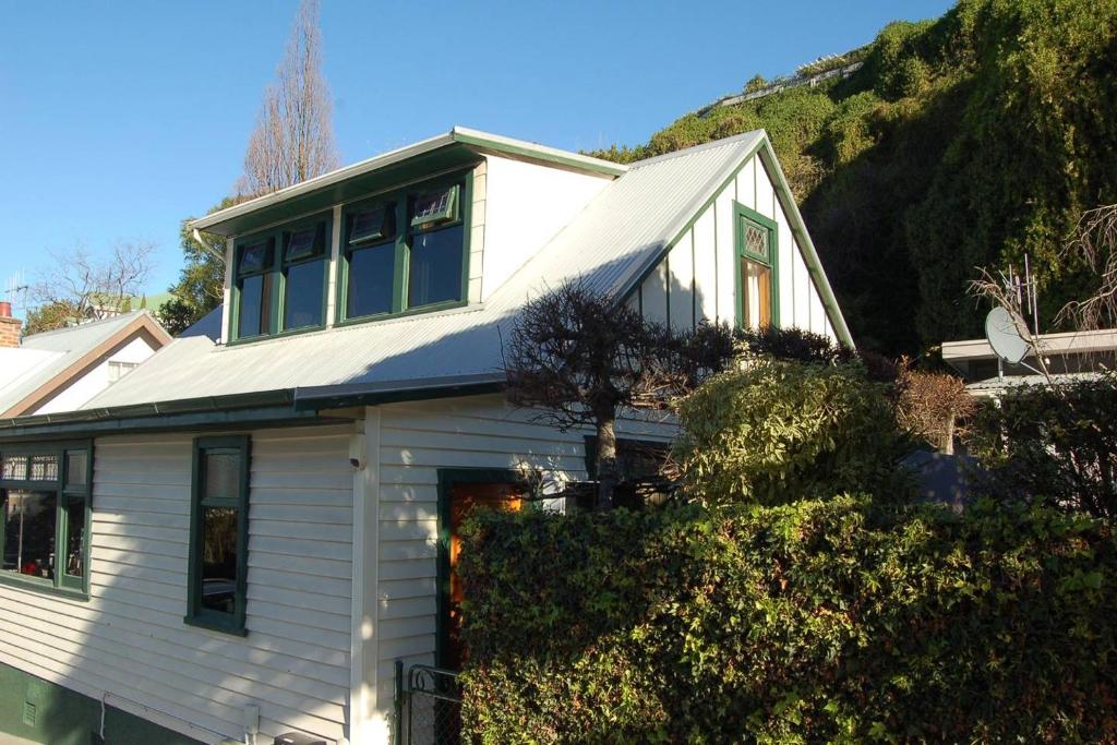 Shakespeare Cottage - Napier, New Zealand