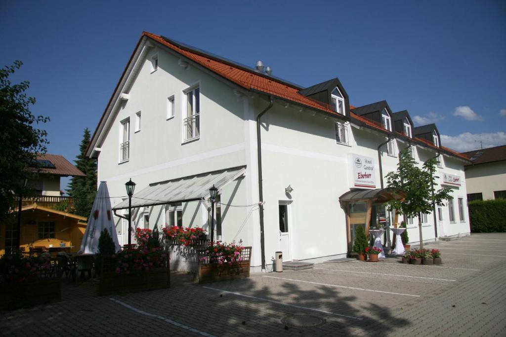 Hotel-Gasthof Eberherr - Poing, Alemania