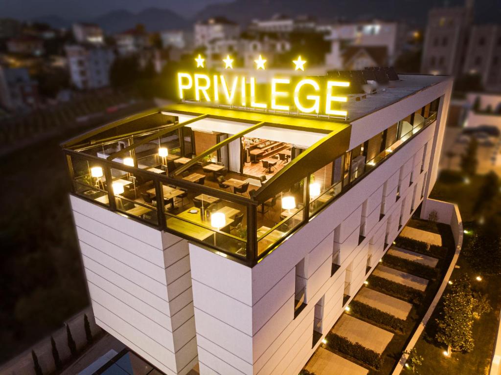 Privilege Hotel & Spa - 地拉那