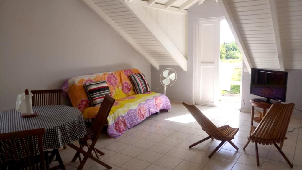 Homerez - Beautiful Appartement 4 Km Away From The Beach For 4 Ppl. With Terrace - Marie-Galante