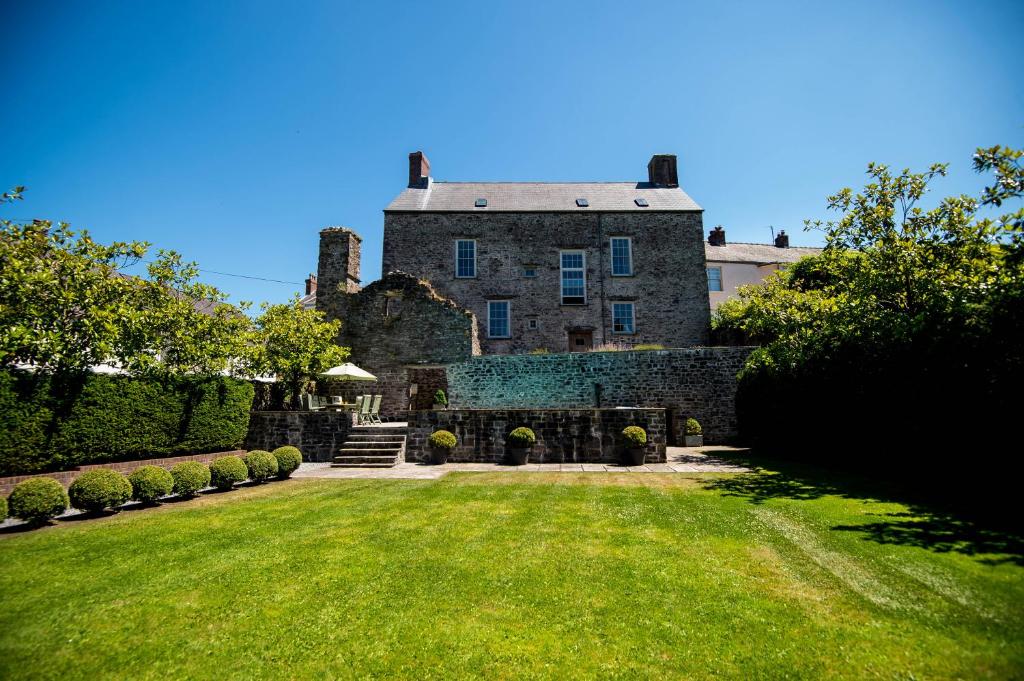 Great House - Grand Georgian House With Outdoor Heated Pool - Laugharne