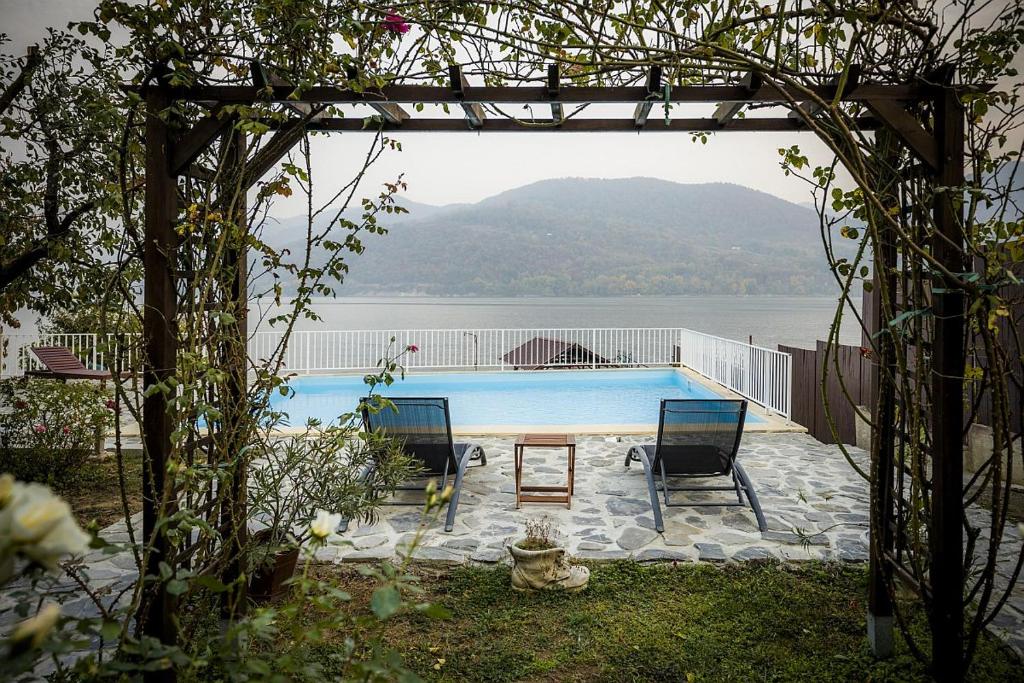 Breeze - A Designer's Retreat On Danube's Riviera - Orsova