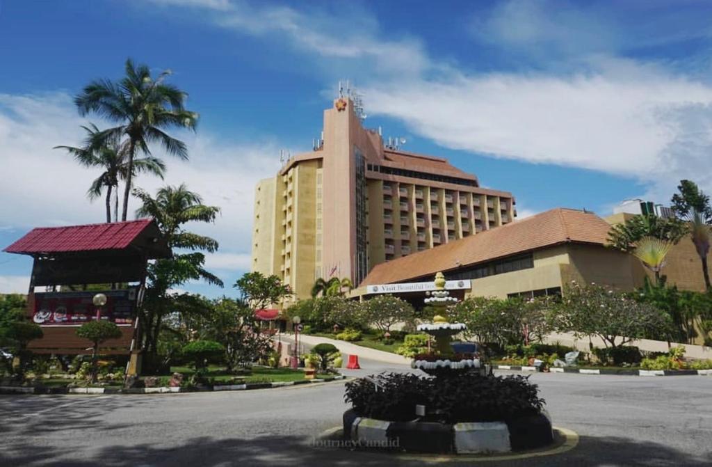 Primula Beach Hotel - Marang