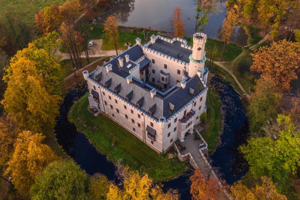 Zamek Karpniki Schloss Fischbach - Pologne
