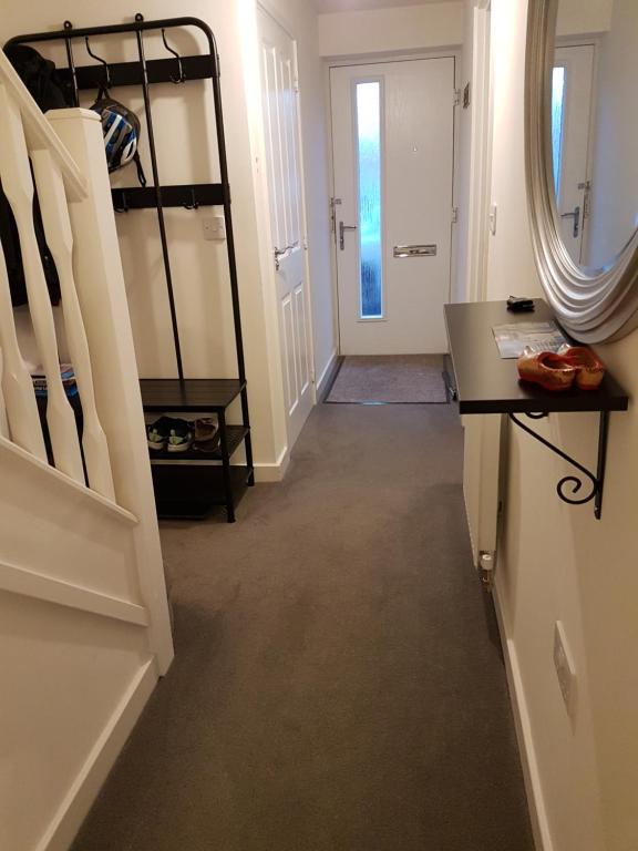Single Bedroom 5 Minutes From Anfield Merseyside. - Guernsey