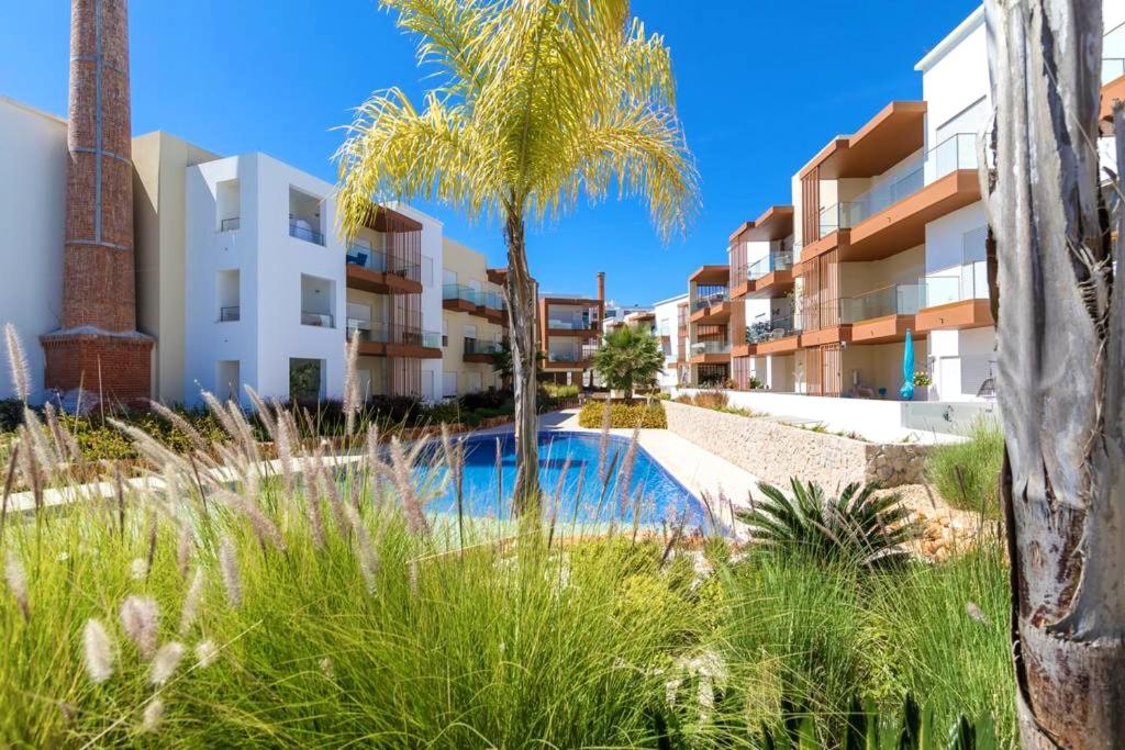 2 Bedrooms Appartement With Shared Pool Terrace And Wifi At Portimao 5 Km Away From The Beach - Carvoeiro