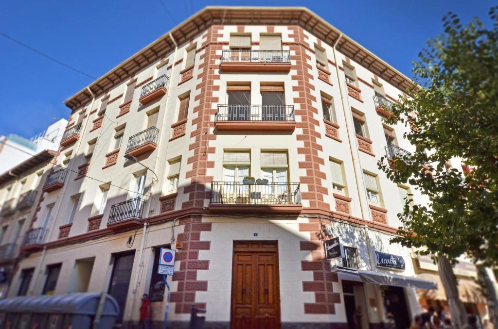 Historic apartment by Mercado Central - Alicante Airport (ALC)