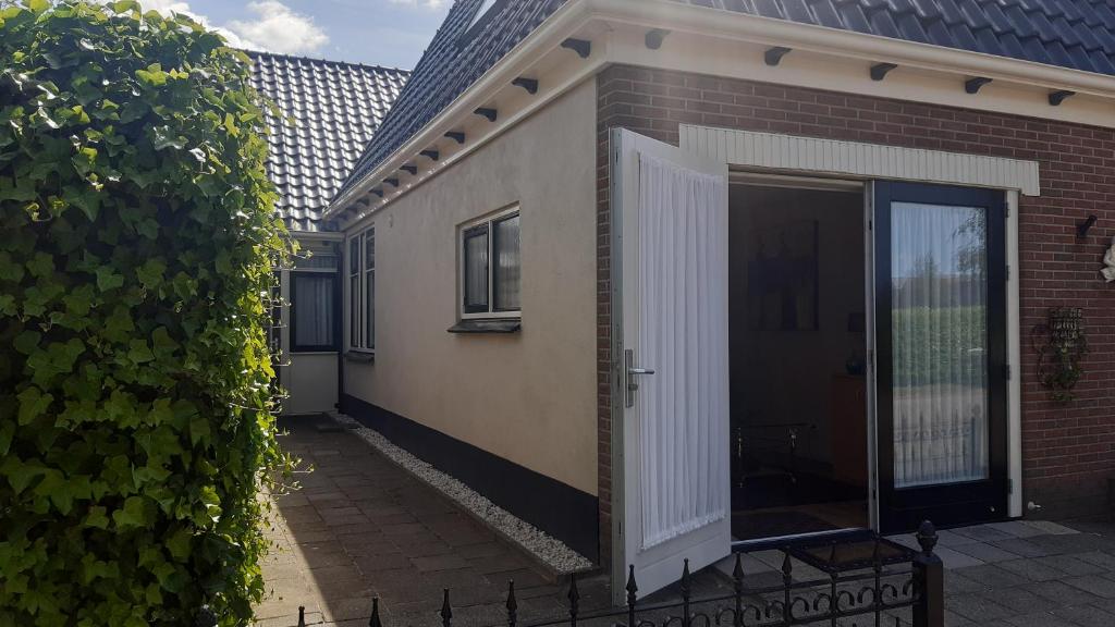 2 Persoons Appartement Le Garage - Friesland