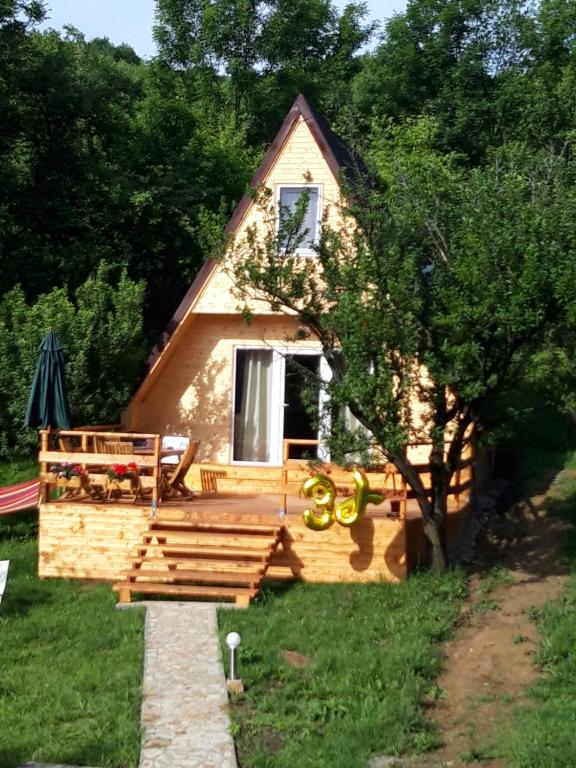 Cabana din livada - Județul Dâmbovița