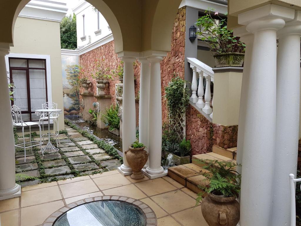 Villa Lugano Guesthouse - Johannesburg South