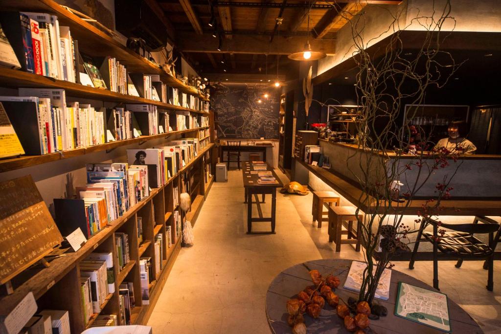 Book & Guesthouse Hitotomaru - Japón