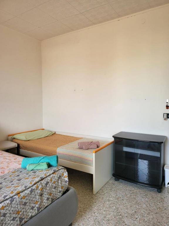 Camera In Appartamento Condiviso - Livorno