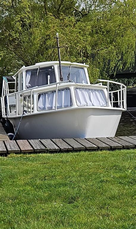 Boat Jan Van Gent-niet Om Mee Te Varen - Friesland