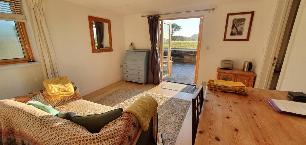 Apple Tree Barn - Converted Barn With Meadow Views - Porthleven