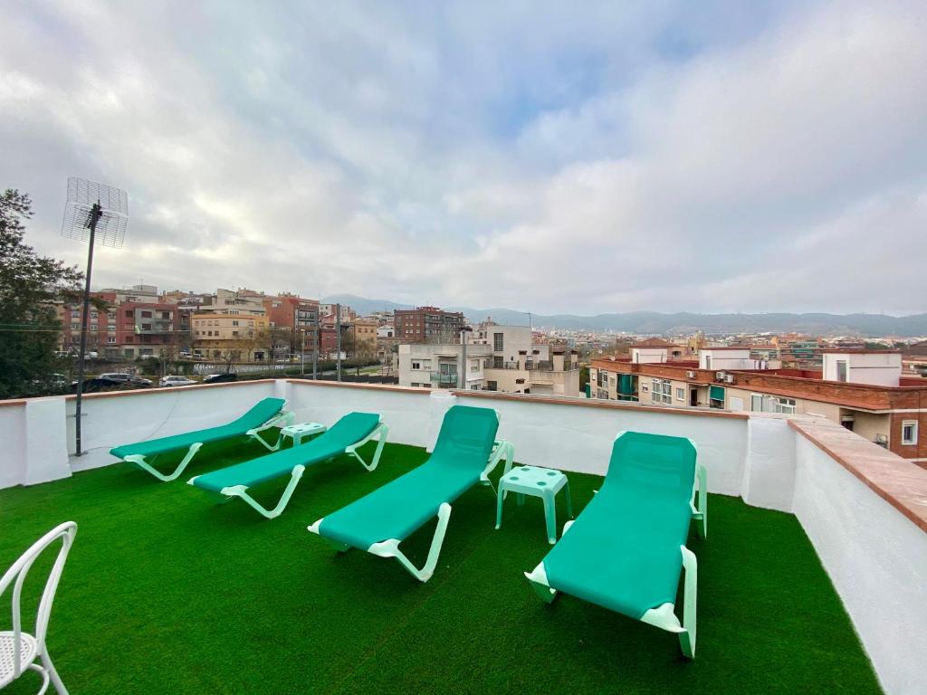 HORTAS HOUSE FULLY EQUIPPED SPACIOUS TWO BEDROOM HOUSE with ROOF TERRACES Ref MRHAE - Barcelona