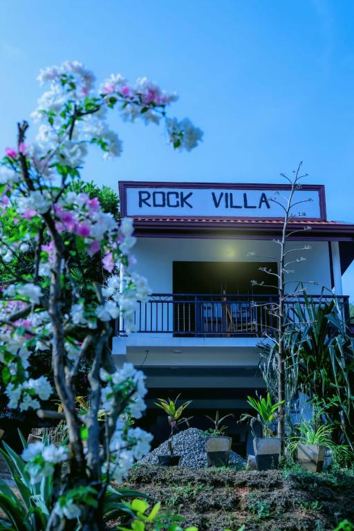 Rock Villa Relax City Home - Sri Lanka