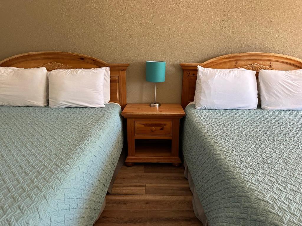 Sunset Inn And Suites - Fredericksburg, TX