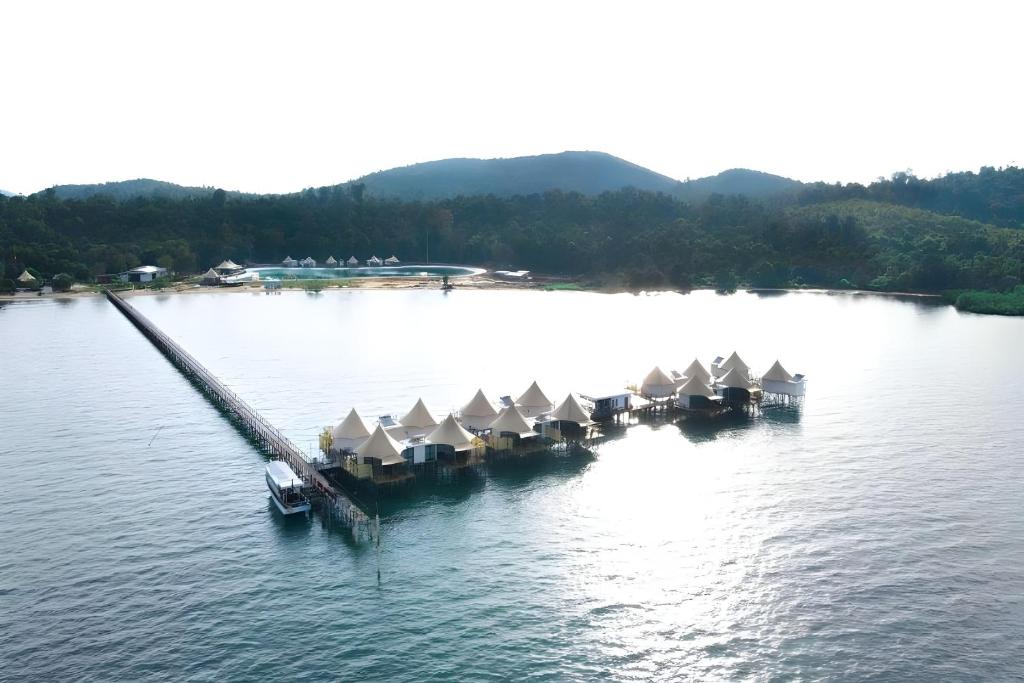 Kiki Beach Island Resort - Riau Archipelago