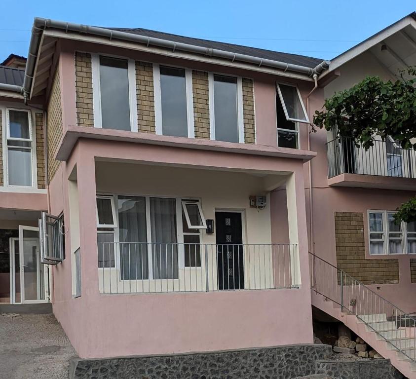 Remarkable 3-bed House In Freetown - Freetown
