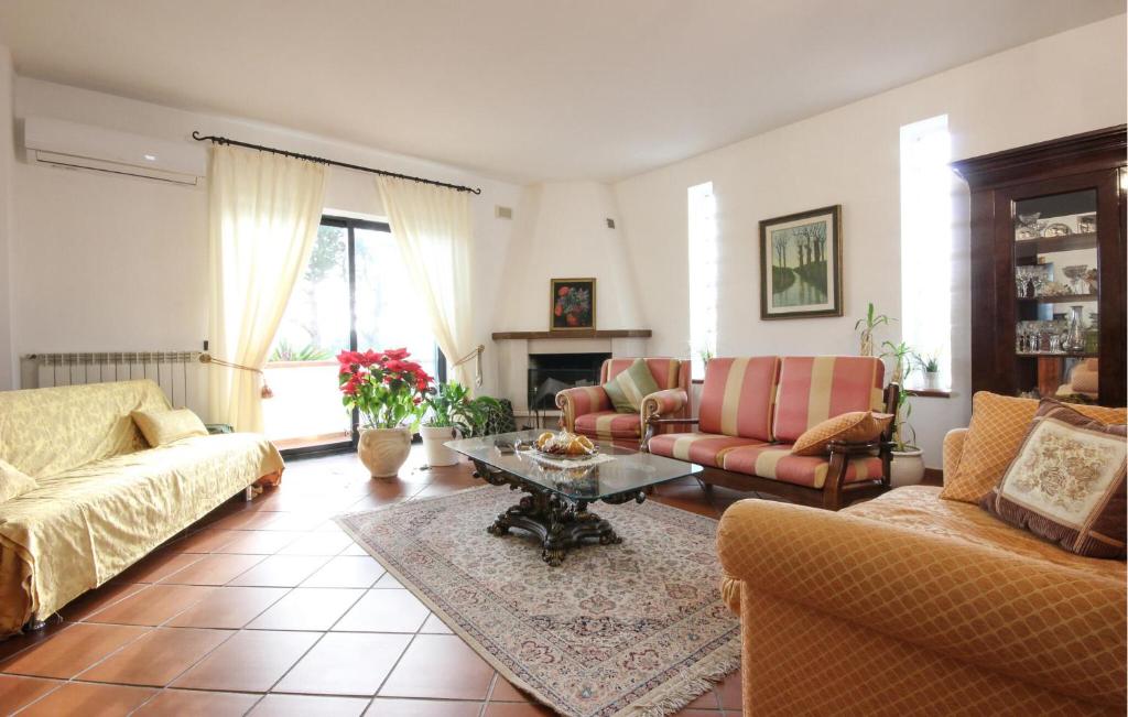 Pet Friendly Home In Pozzuoli With Outdoor Swimming Pool - Bacoli