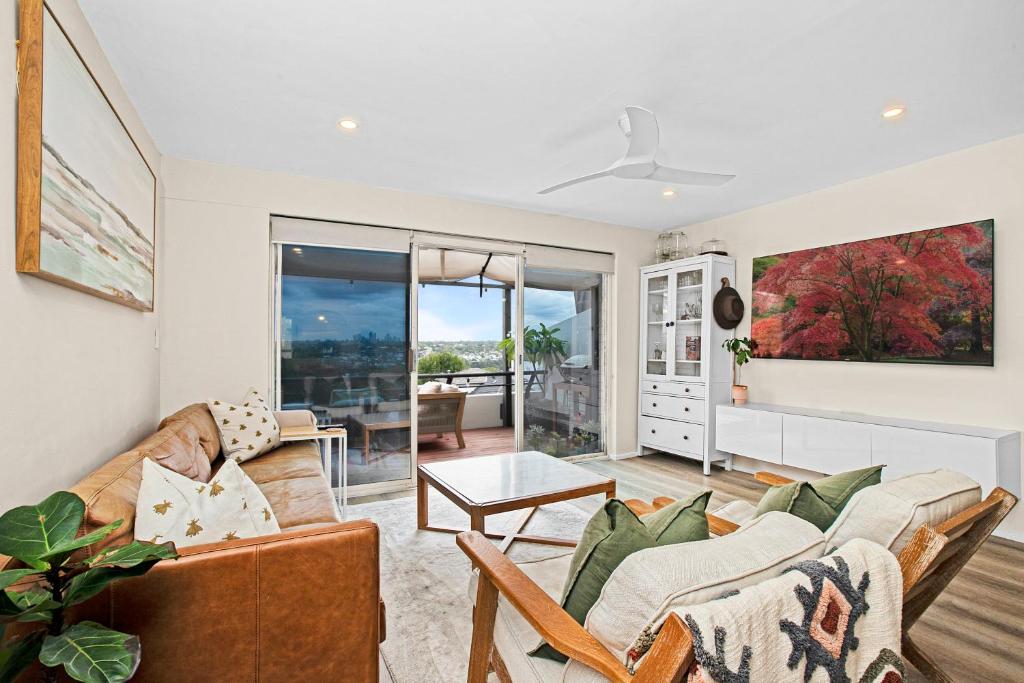 Modern Water-view 3 Bedroom Apartment In Mosman - Bondi Beach