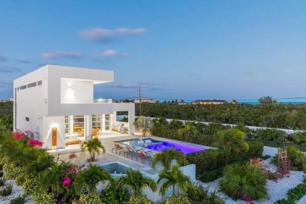 Entire Villa In Providenciales, Long Bay Beach, Turks And Caicos Islands - Turks and Caicos Islands