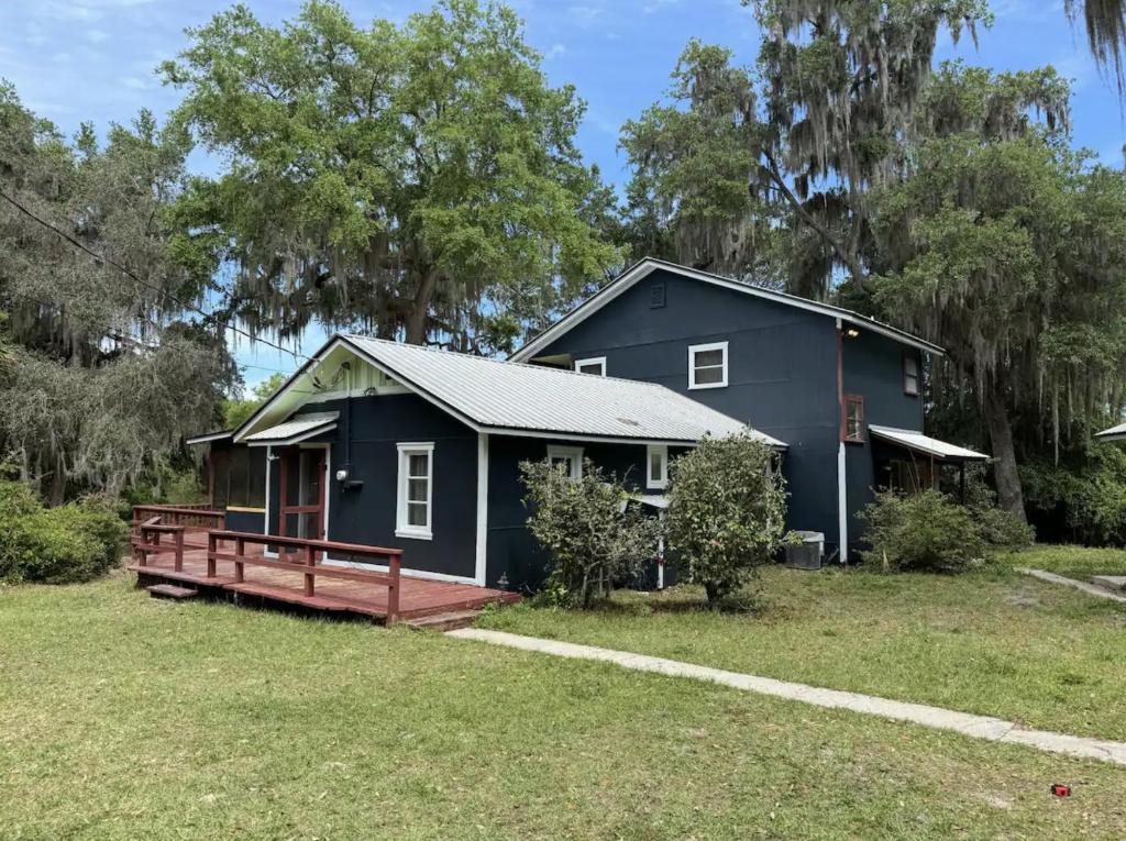 Peaceful Family Lake House - Hawthorne, FL