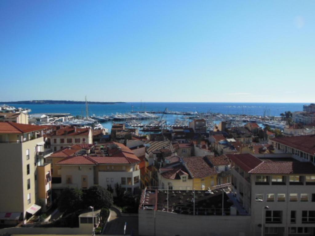 2, 3 and 4 bedroom sea view Forville Apartments 5 mins from the Palais - French Riviera