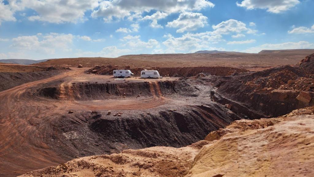 Glamping Caravans In The Crater- גלמפינג קרוואנים במכתש רמון - イスラエル