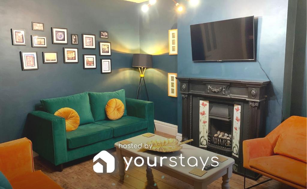Stamer House By Yourstays, Stylish Quirky House, With 4 Double Bedrooms, Book Now! - 스토크온트렌트