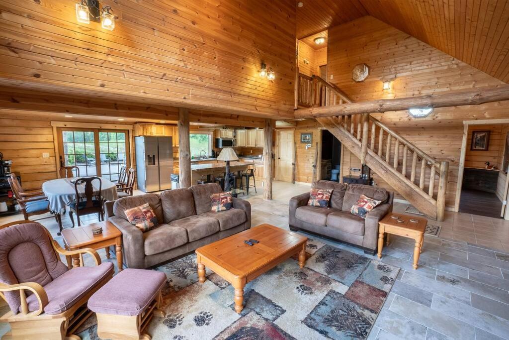 Keystone Lodge - Private Log Home - Mora, MN