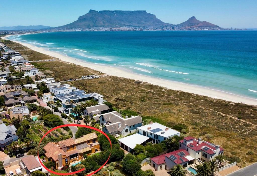 Sunset Beach Holiday Accommodation - Parklands, Cape Town