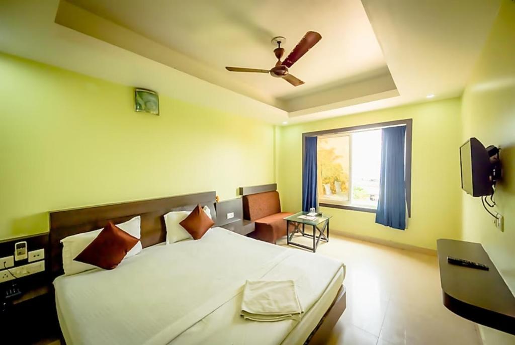 Hotel Tushar Lodge - Puri