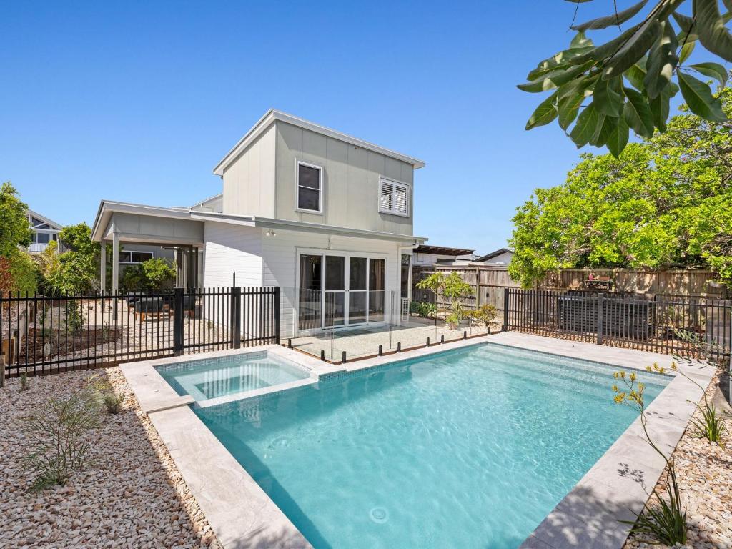 The Beachside Sanctuary -500m From Beach With Pool & Heated Spa - Tweed Heads