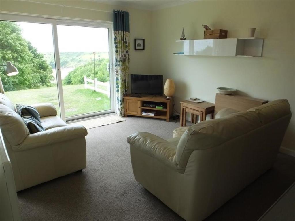 2 Bed In Freshwater East Fb094 - Freshwater East