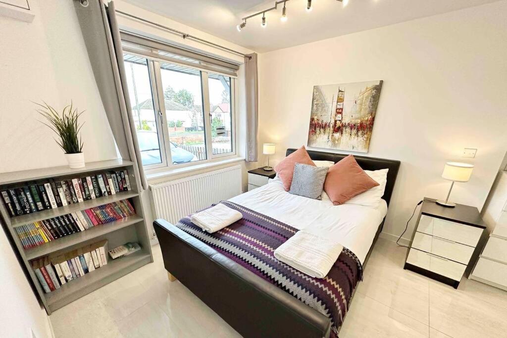 Flat 1 - Luxurious 2 Bed Flat With Ensuite Bedroom - Oxfordshire