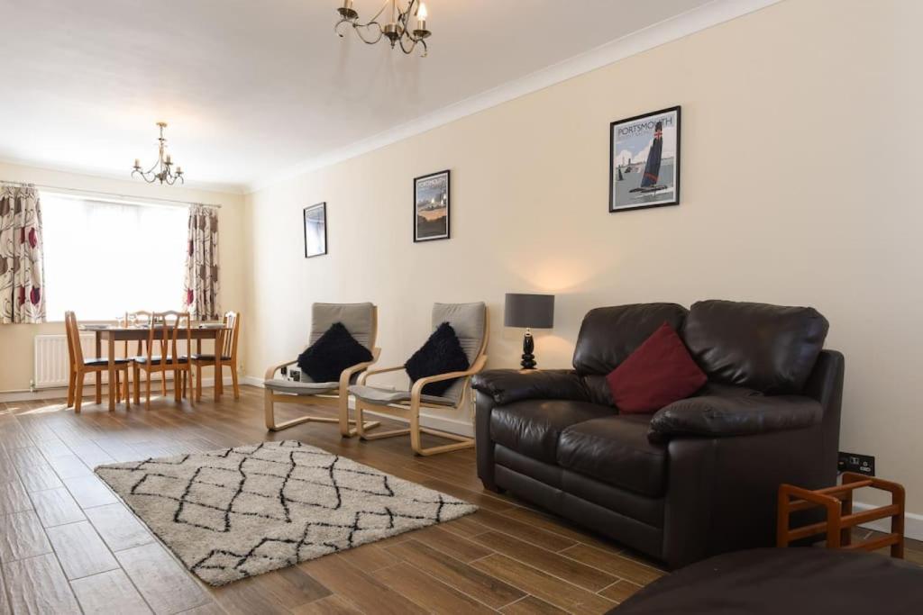 Centrally Located 3bed Family Home - Southsea