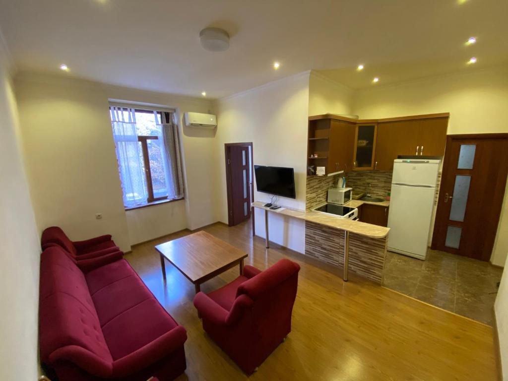 Renovated One Bedroom In The Touristic Center Of Yerevan - Armenia