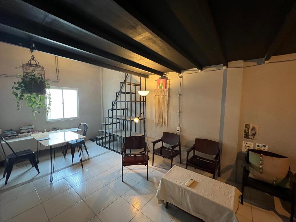 Silent-local Space In Center Hochiminh - Marubymyroom - Tan Son Nhat Airport (SGN)