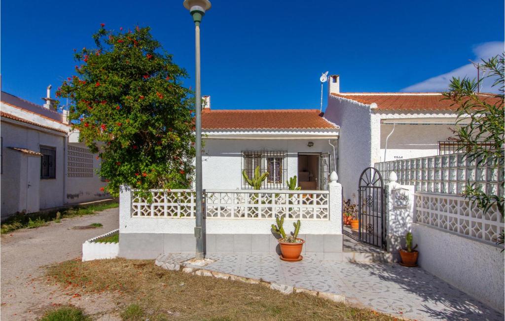 Beautiful Home In Torrevieja With 2 Bedrooms - Rojales