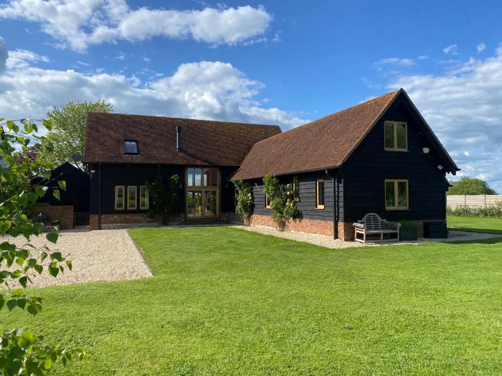 Beautiful Country Barn With Hot Tub And Amazing Views - Buckinghamshire