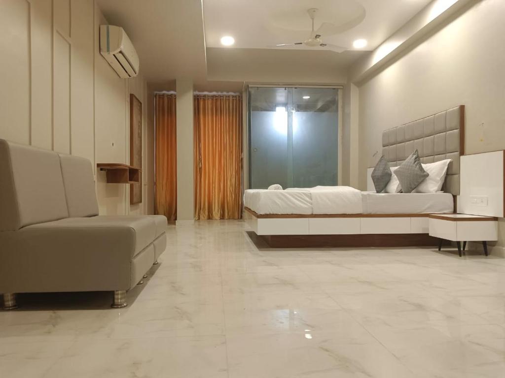Hotel Namo Star & Guest House - Himatnagar
