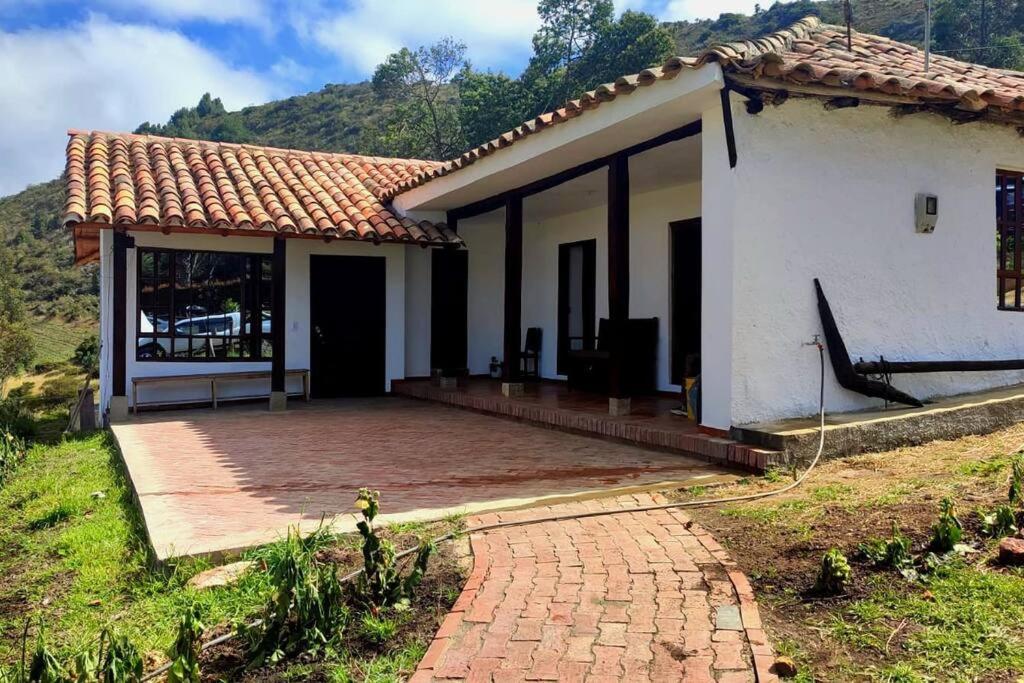 Casa Campestre Con Espectacular Vista Al Embalse De Guatavita - Guatavita
