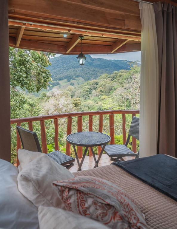 Cedrela Eco-Lodge - Costa Rica