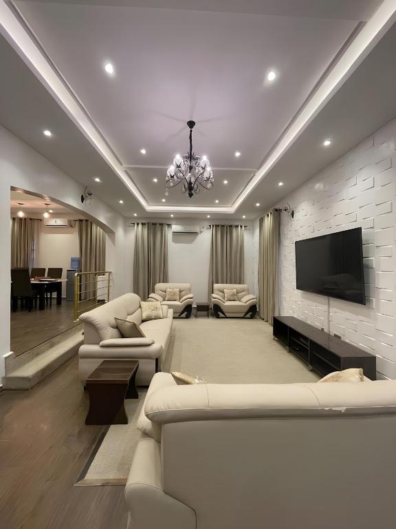 Fedora Luxury Villa In Lekki Phase 1 - Nigeria