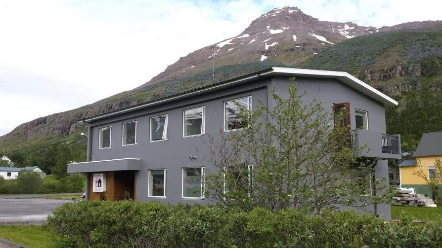 Post-Hostel - Iceland