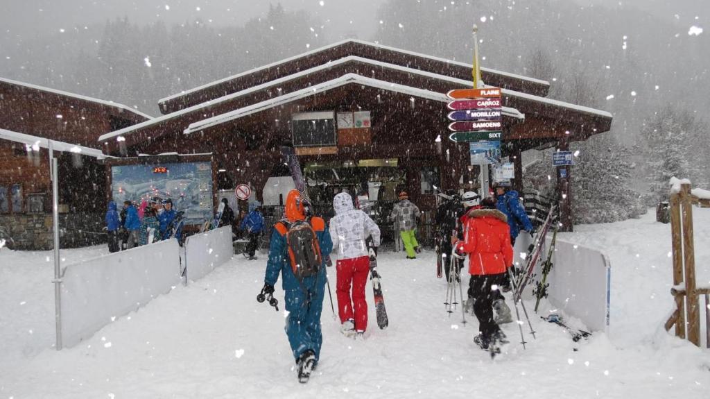 Charmant Mobilhome à 2 Pas Remontés Ski Samoëns - Alta Savoia