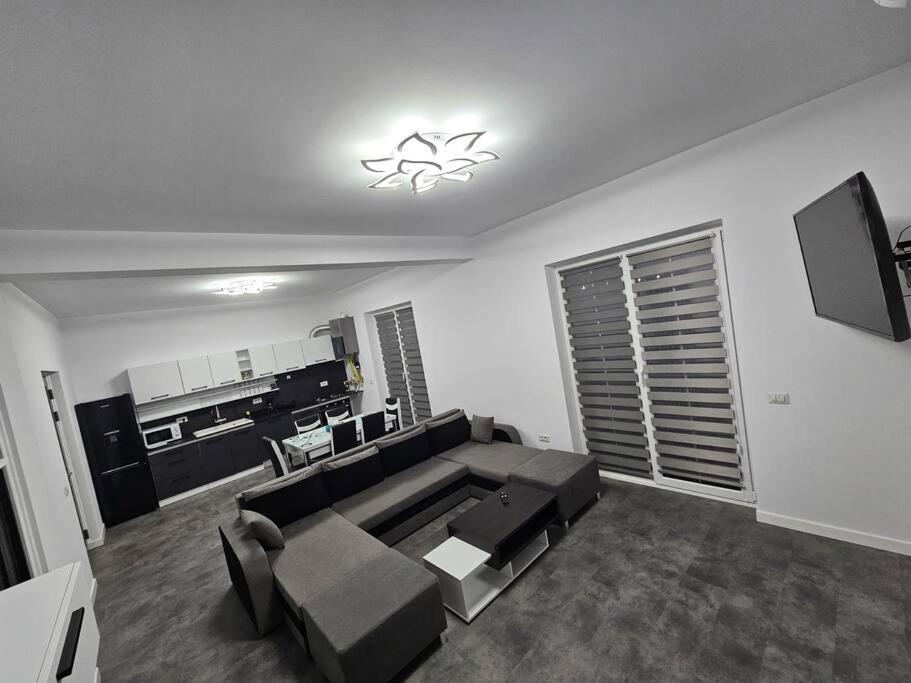 Comfy & Cozy Apartament 2 - Rădăuți