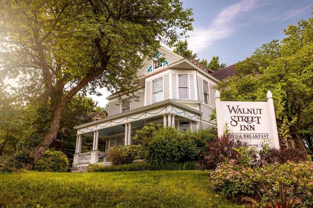 Walnut Street Inn - Springfield